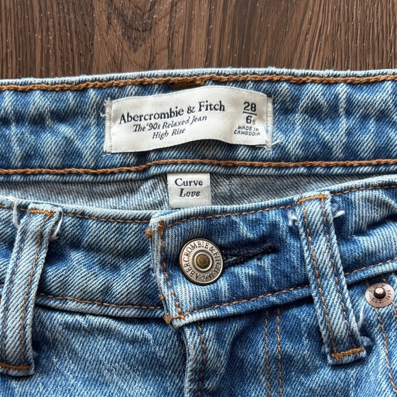 Abercrombie & Fitch Medium Blue 90s Relaxed High Rise Distressed Jeans - Picture 2 of 6